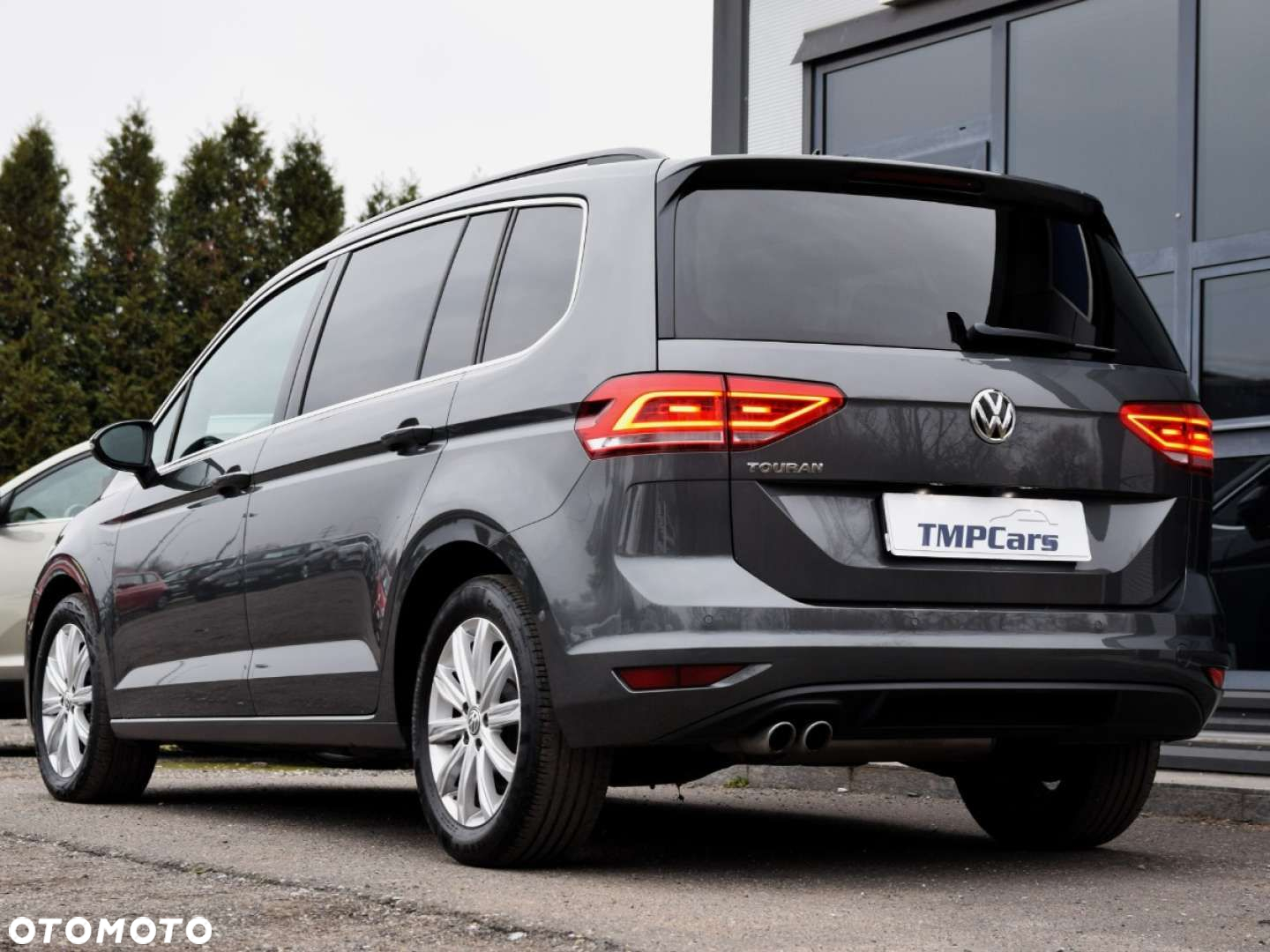 Volkswagen Touran - 18