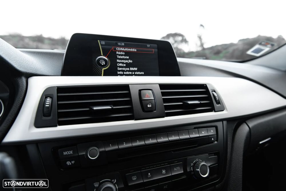 BMW 320 d Blue Performance - 36