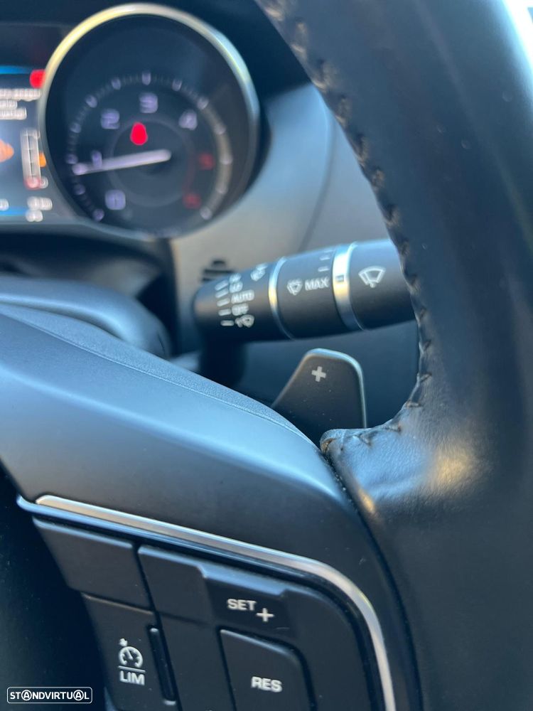 Jaguar XE 20d Aut. Portfolio - 29