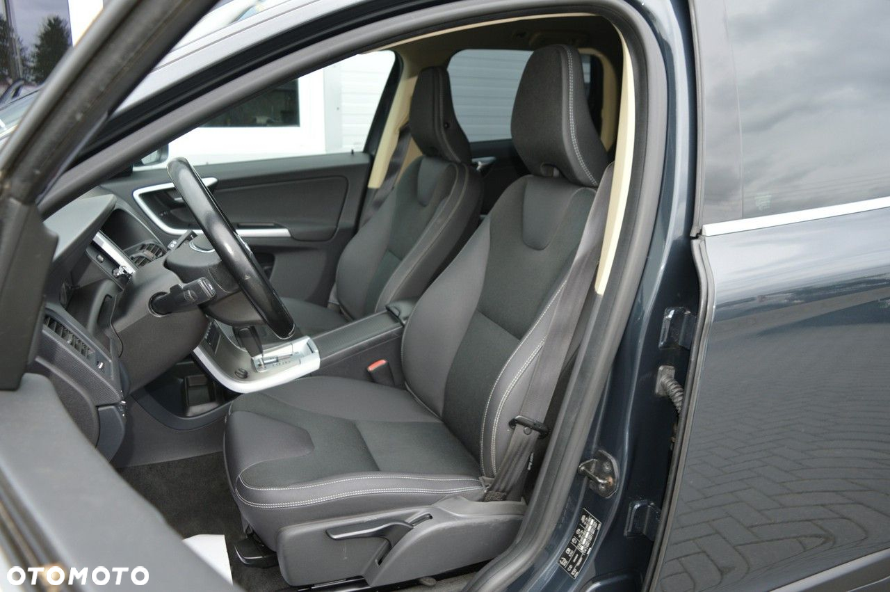 Volvo XC 60 D4 Geartronic Momentum - 15