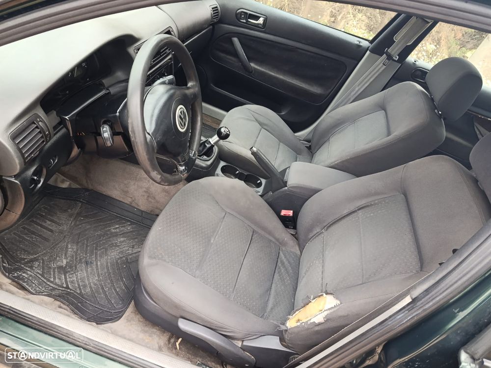 VW Passat 1.9 TDi Confortline Top - 10