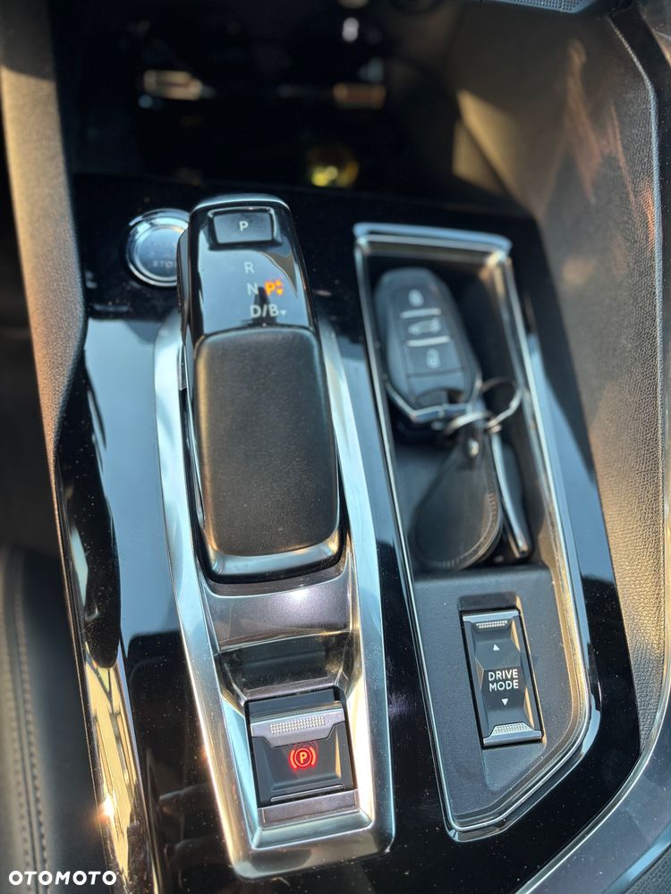 Peugeot 3008 1.6 PureTech GT S&S EAT8 - 14
