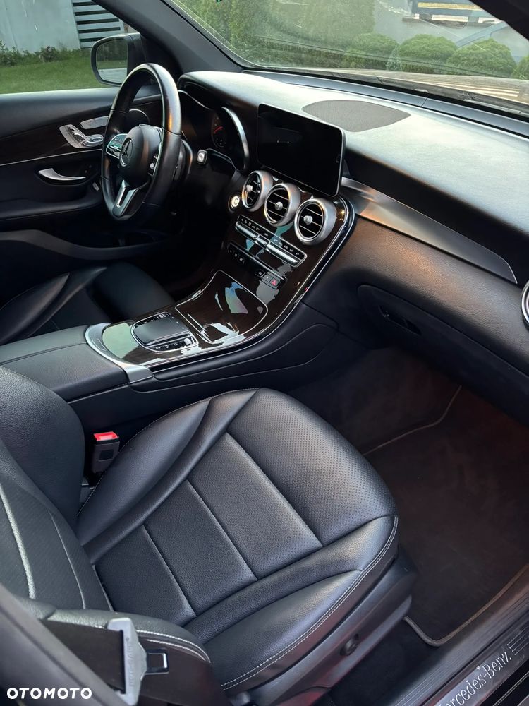 Mercedes-Benz GLC 300 4Matic 9G-TRONIC Exclusive - 16