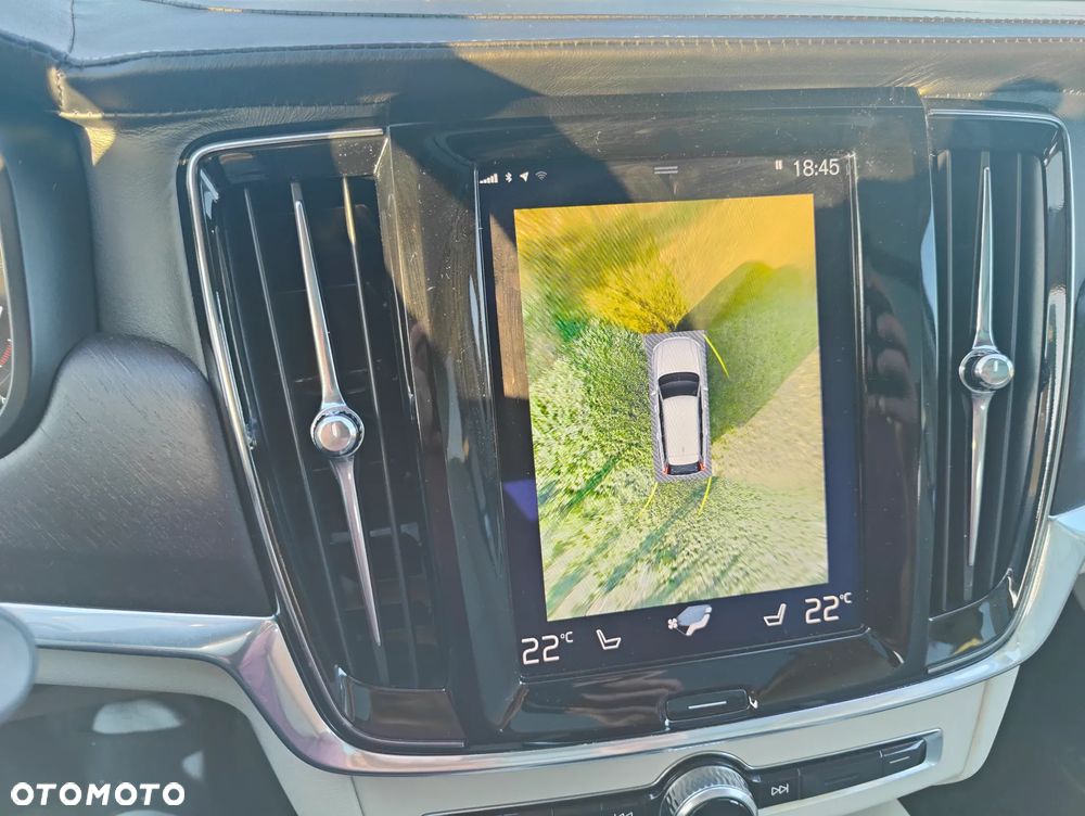 Volvo V90 Cross Country - 26