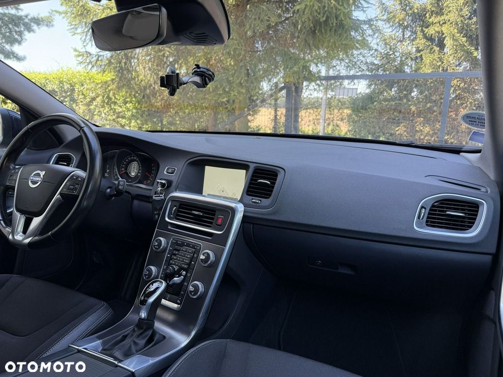 Volvo V60 T3 Geartronic Momentum - 23