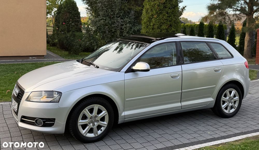 Audi A3 Sportback 2011 photo 2