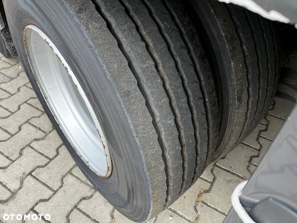 LeciTrailer DO ŻYWCA 3 POZIOMY  WENTYLATORY POIDŁA SMOCZKI ZRASZACZE DACH PODNOSZONY RAMPA HYDRAULICZNA STEROWANIE PILOTEM - 25