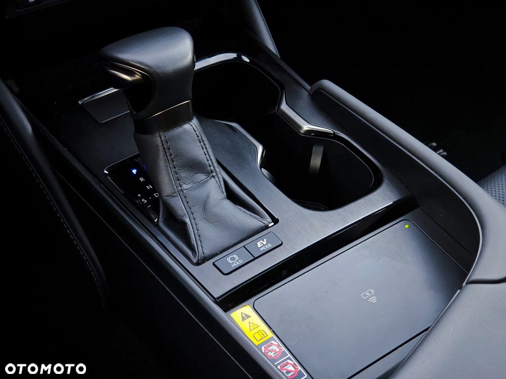 Lexus ES 300h Business Edition - 23