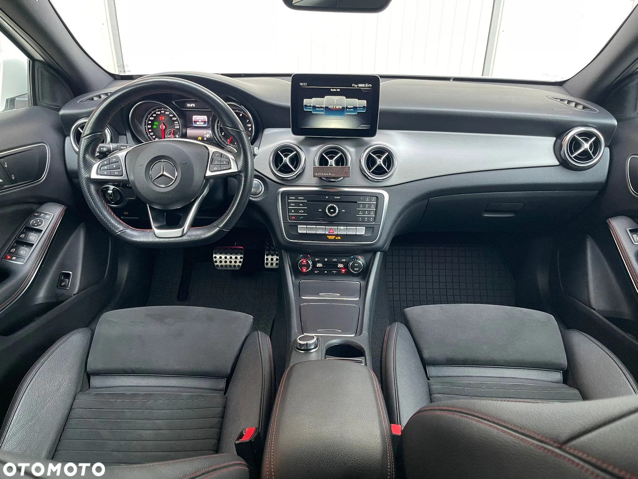Mercedes-Benz GLA 200 7G-DCT AMG Line - 8
