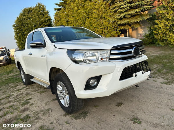 Toyota Hilux 2.4 D-4D Extra Cab DLX 4x4