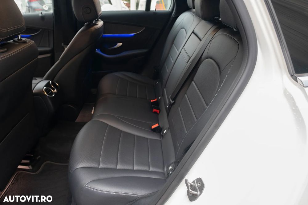 Mercedes-Benz GLC Coupe 300 4MATIC MHEV - 28