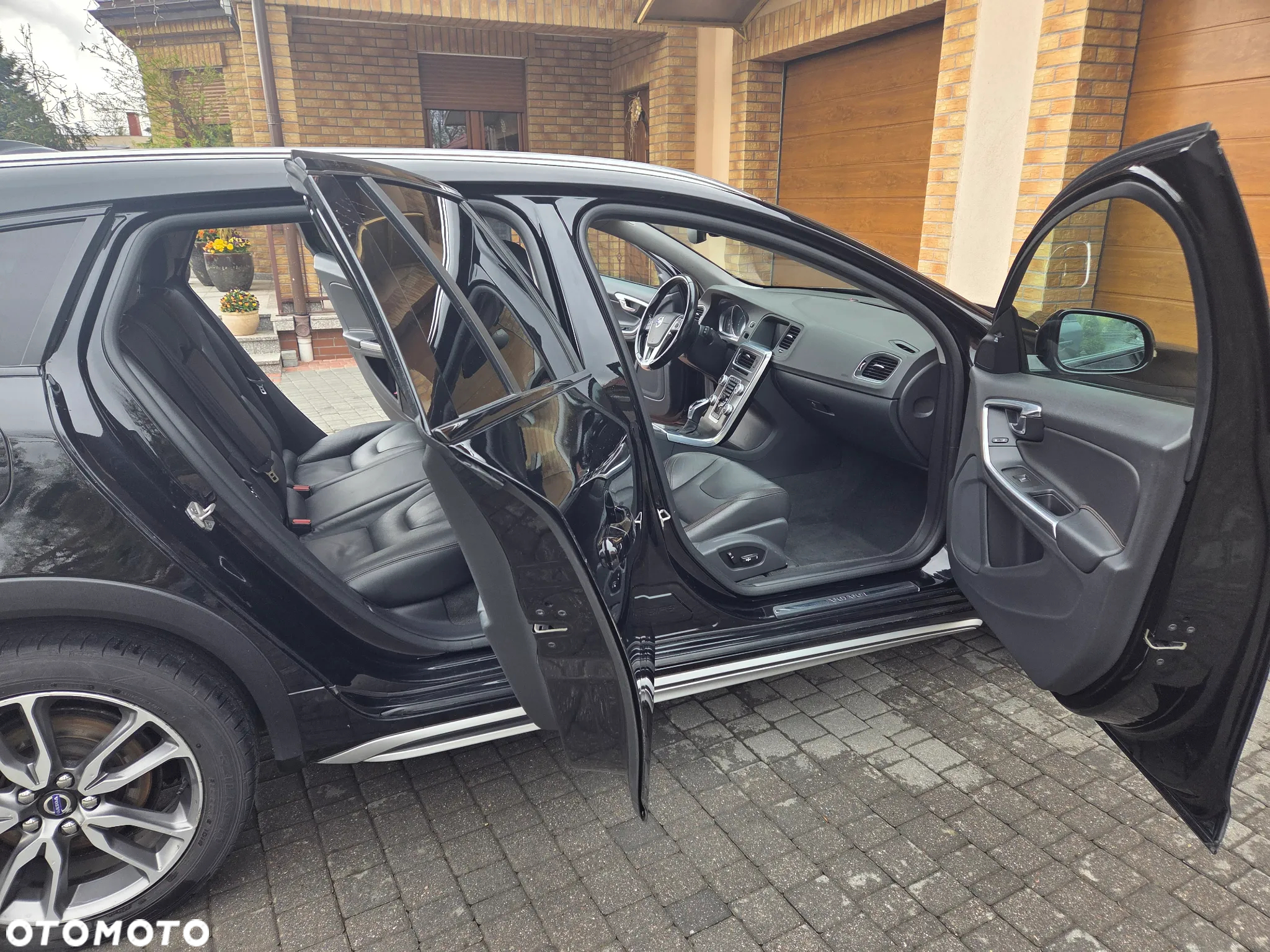 Volvo V60 Cross Country T5 AWD Summum - 11