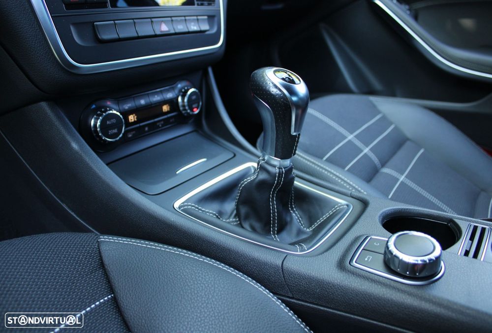 Mercedes-Benz CLA 200 CDI Urban - 11