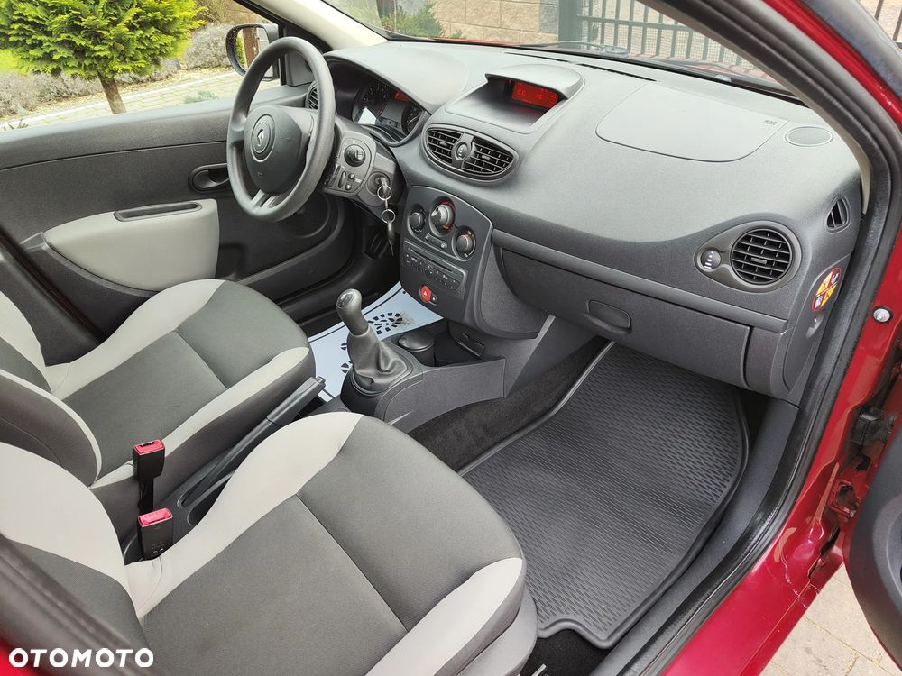 Renault Clio 1.2 16V 75 Expression - 23