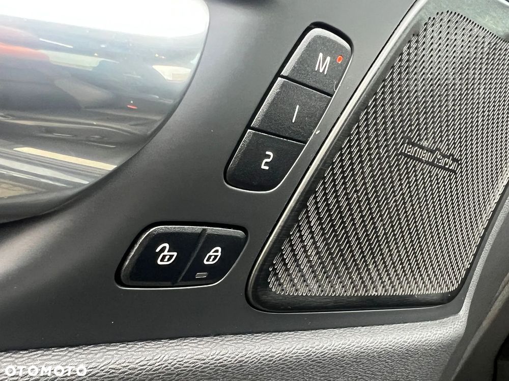 Volvo XC 60 D5 AWD Momentum - 27