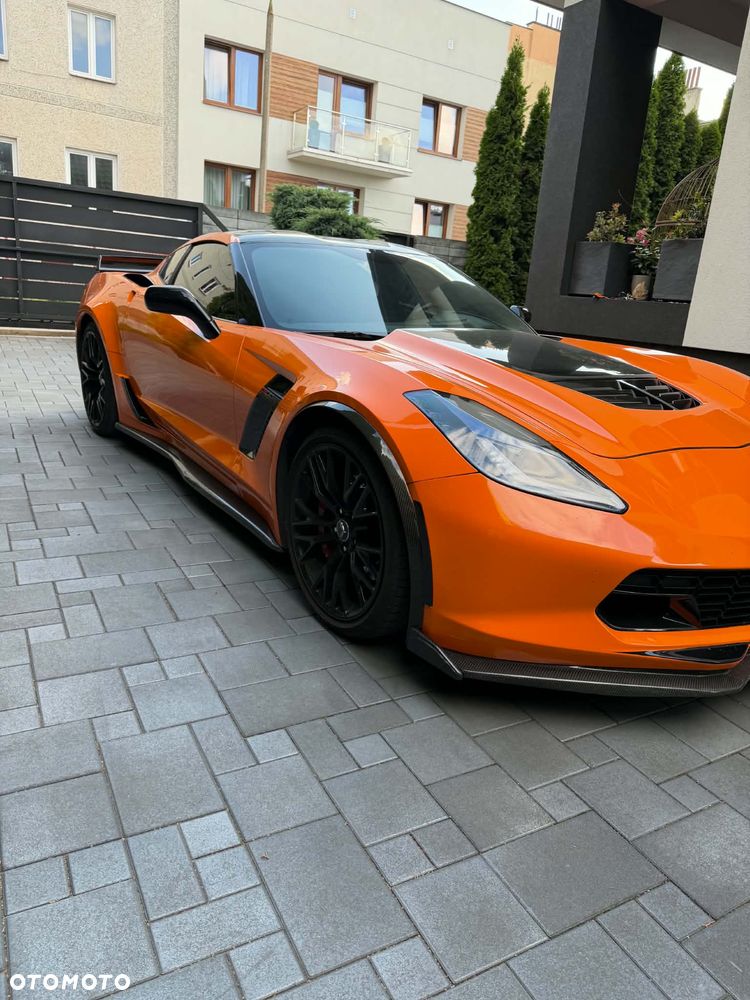Chevrolet Corvette - 4