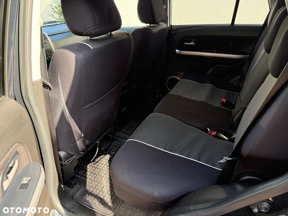 Suzuki Grand Vitara 2.4 Premium - 10