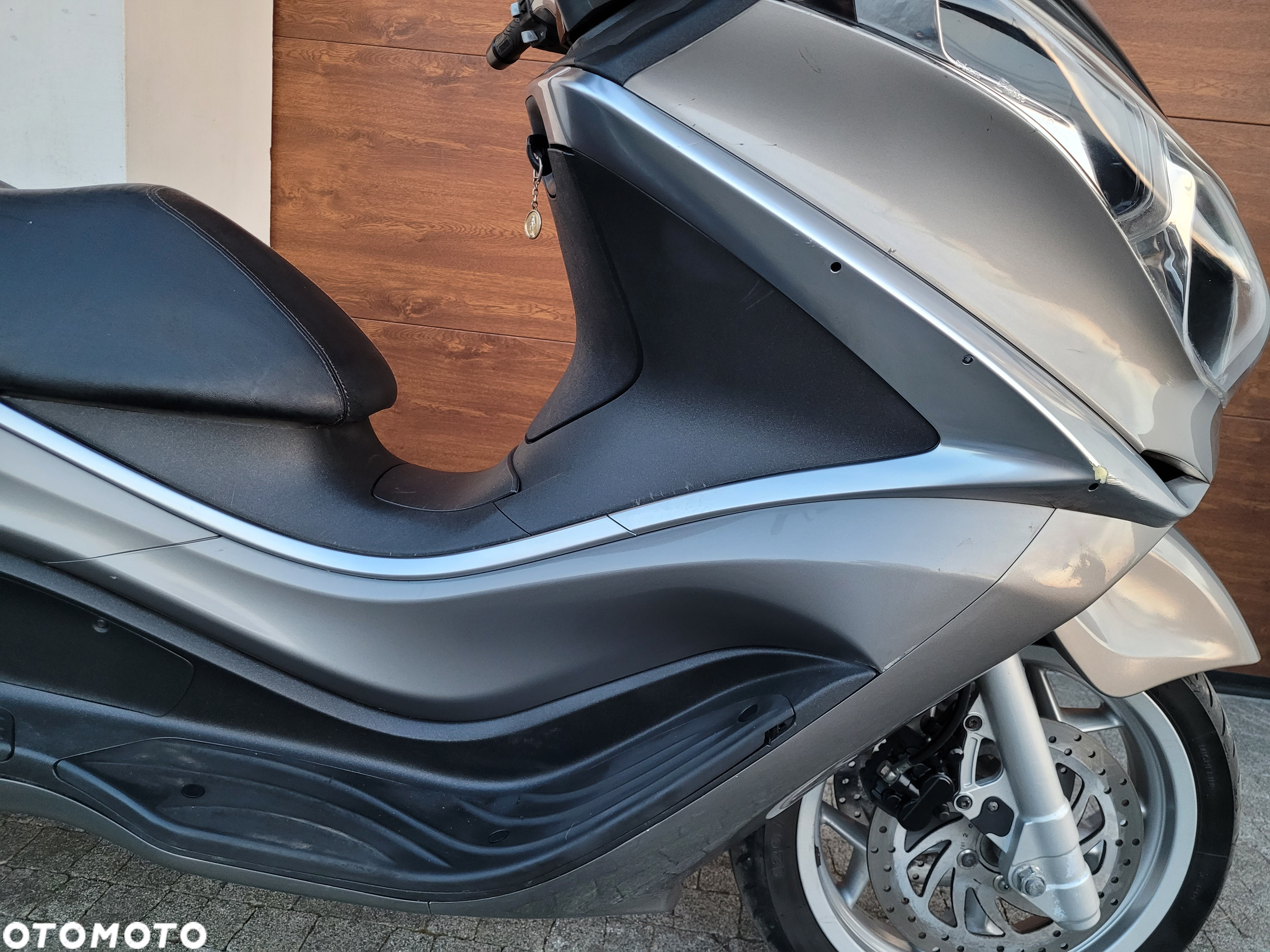 Piaggio X10 - 8