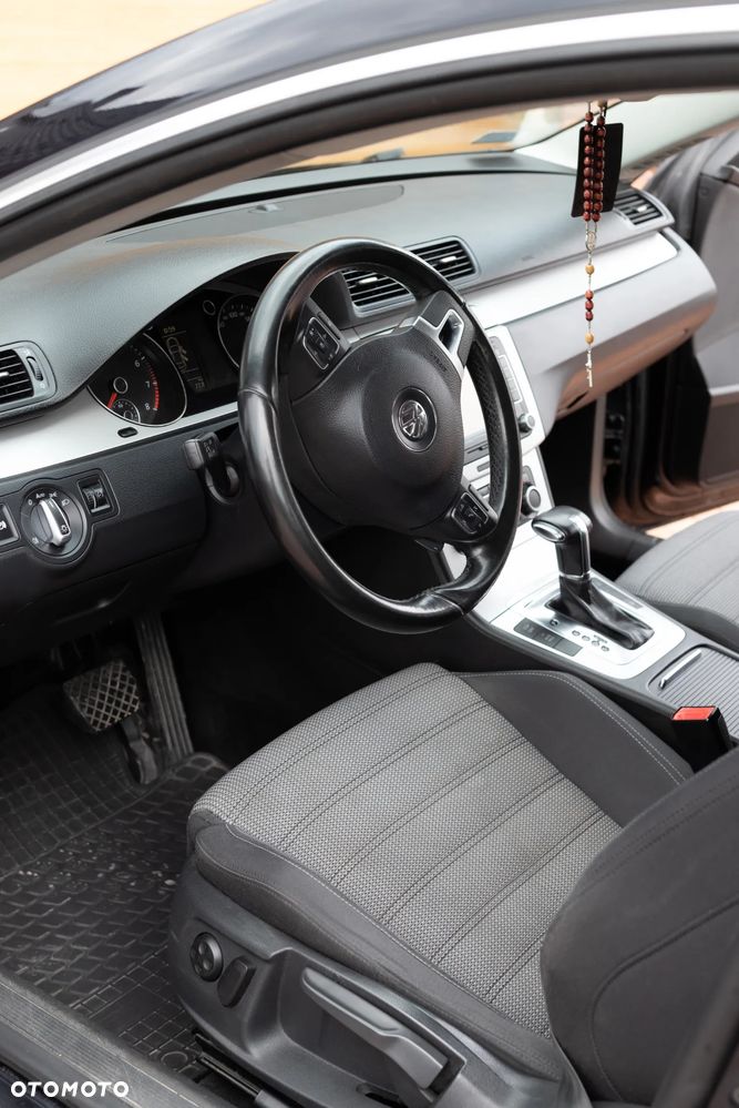 Volkswagen Passat CC - 8