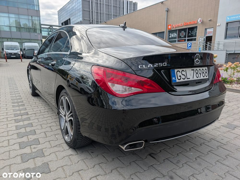 Mercedes-Benz CLA 250 4-Matic - 21