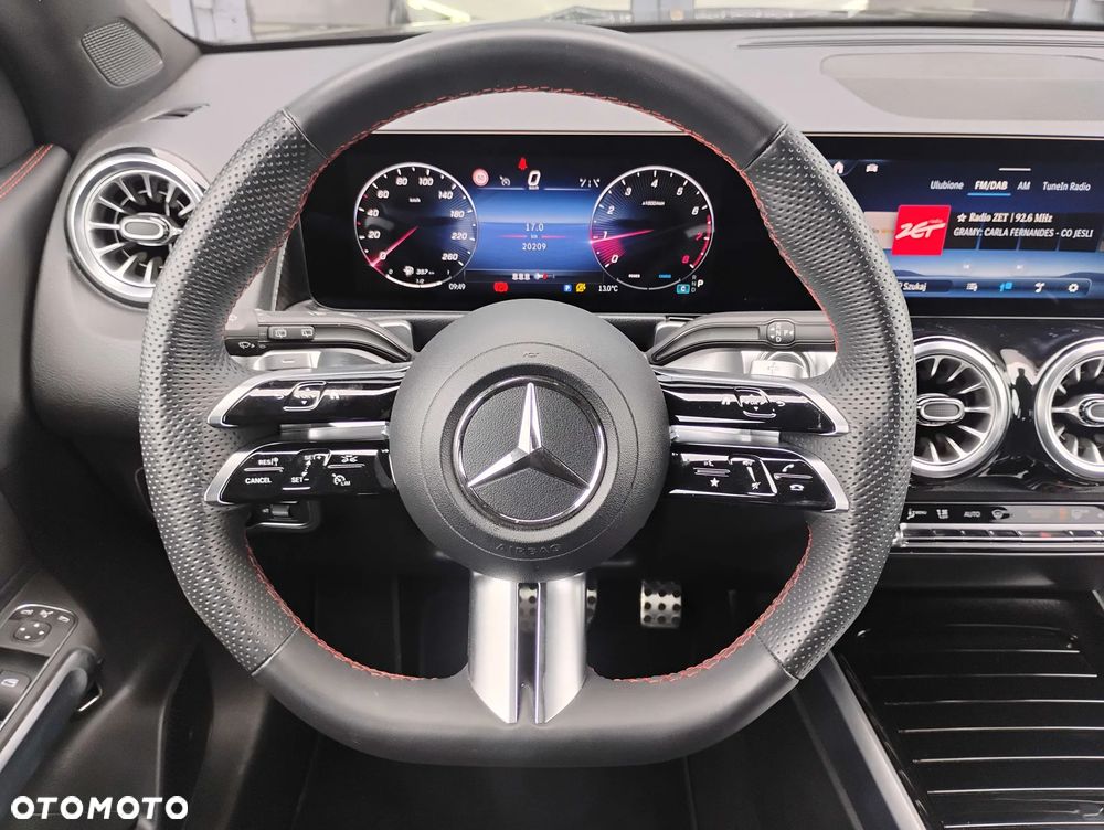 Mercedes-Benz GLB 200 AMG Line 7G-DCT - 21