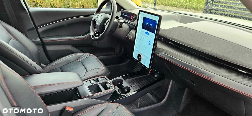 Ford Mustang Mach-E 88 kWh AWD Premium - 25
