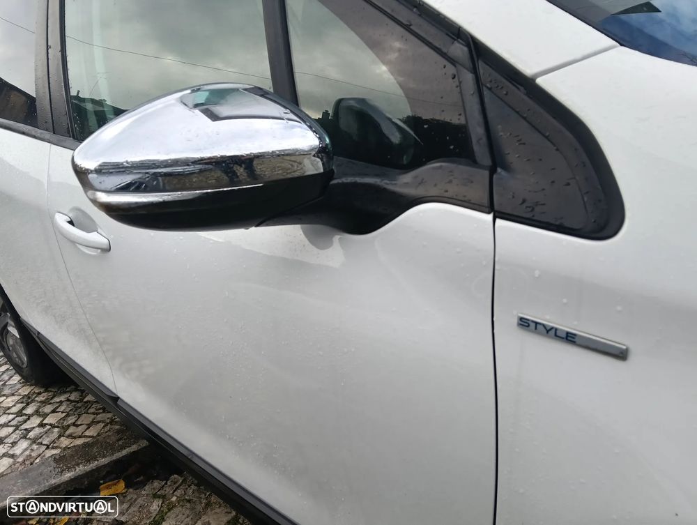 Peugeot 2008 1.2 PureTech Style - 30