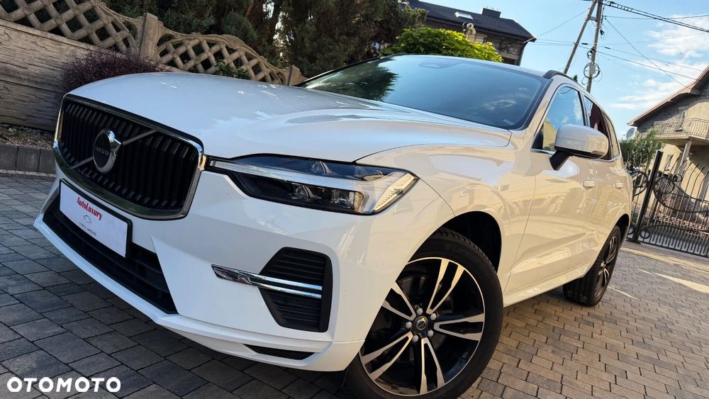 Volvo XC 60 B4 D AWD Geartronic Momentum Pro - 2