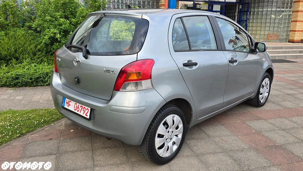 Toyota Yaris - 5