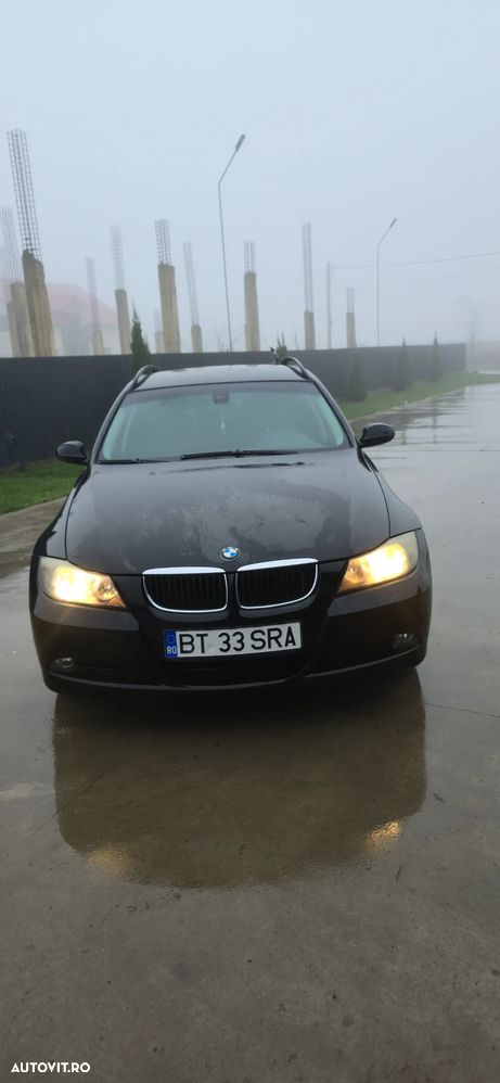 BMW Seria 3 318d DPF Touring - 4