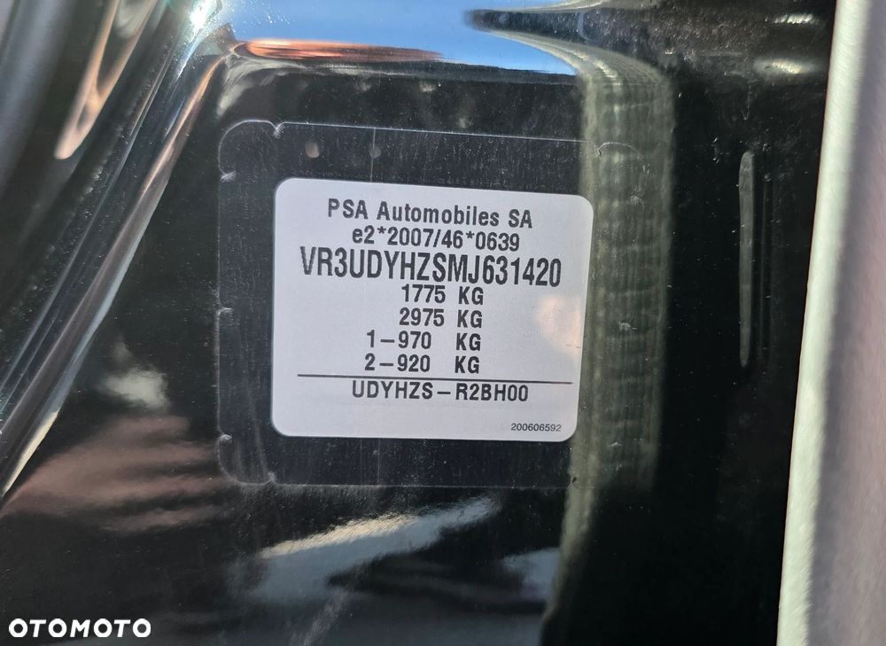 Peugeot 2008 1.5 BlueHDi Allure Pack S&S EAT8 - 32