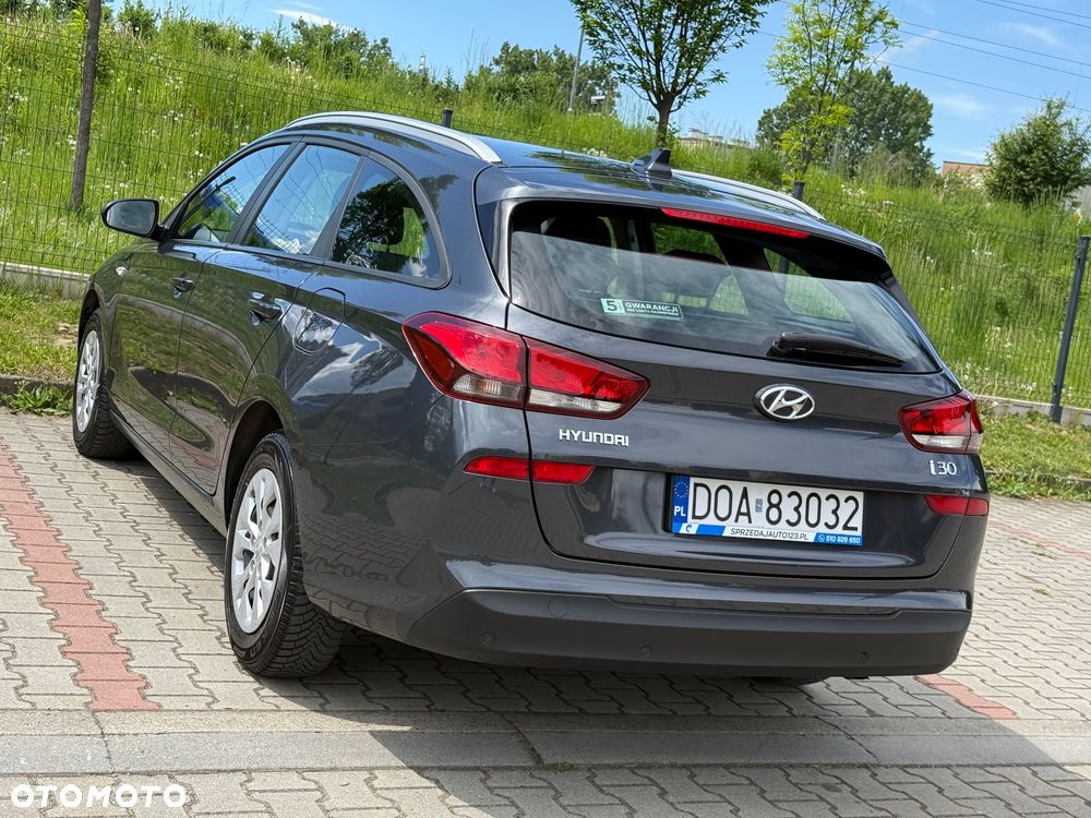 Hyundai i30 1.5 DPI Classic + - 27