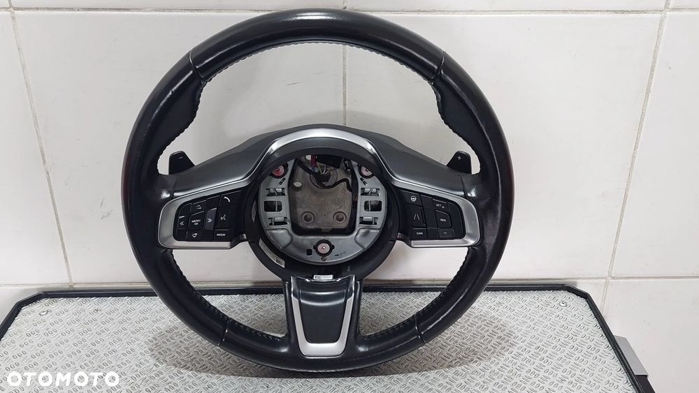 KIEROWNICA MULTIFUNKCYJNA ŁOPATKI GRZANA SKÓRA  STAN DARDZO DOBRY NR KK833F563 - 1