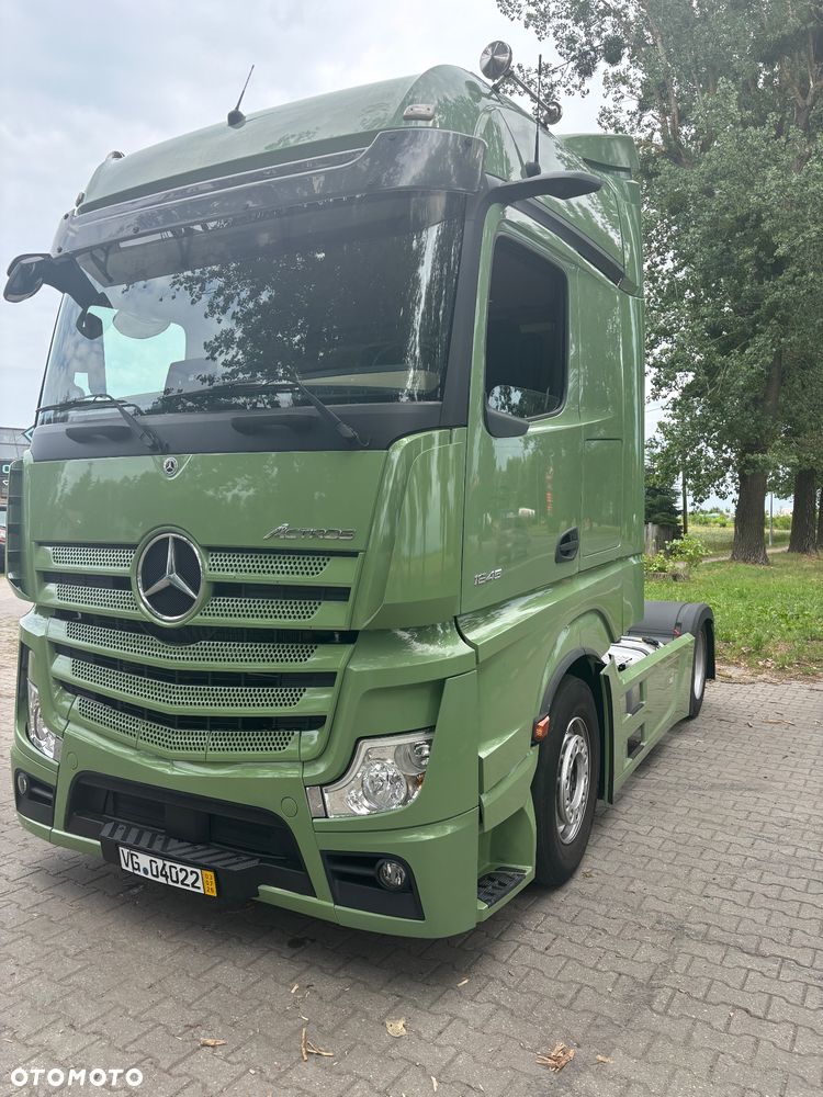 Mercedes-Benz Actros - 2