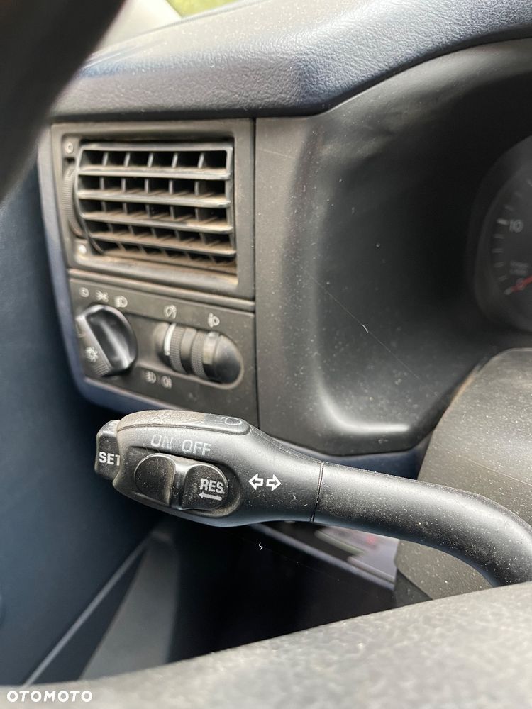 Volkswagen Caravelle - 19