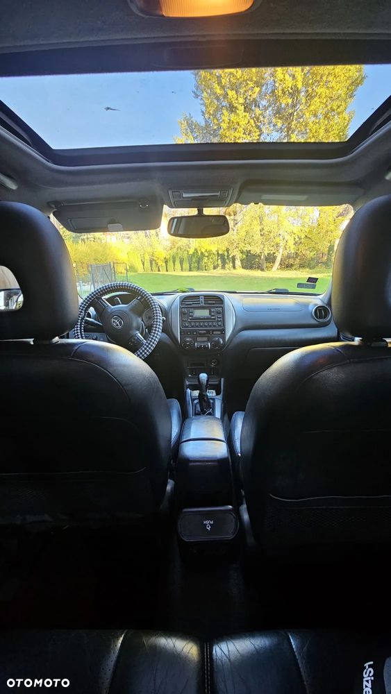 Toyota RAV4 2.0 D-4D 4x4 - 12