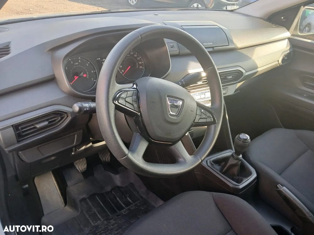 Dacia Logan TCe 90 Essential - 7