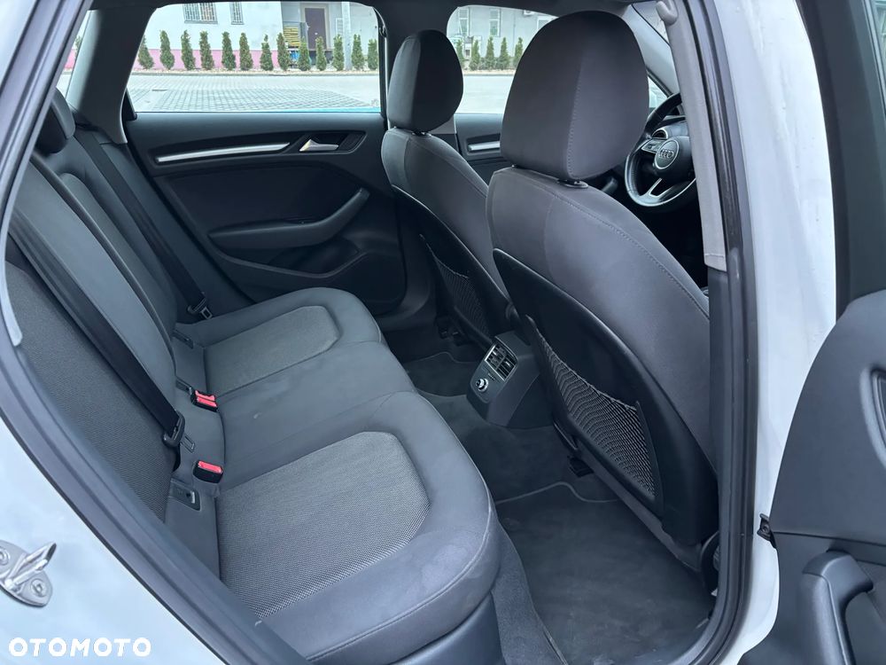 Audi A3 Sportback 1.6 TDI - 11