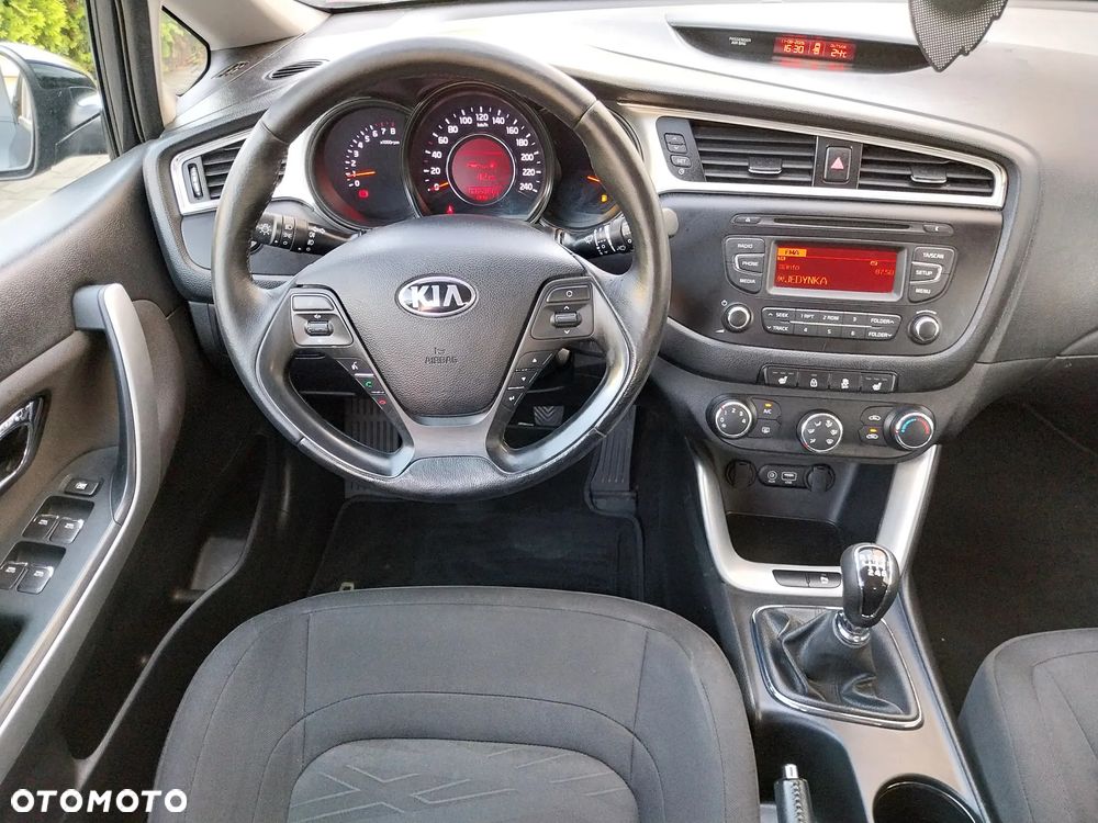 Kia Ceed 1.4 CVVT Dream Team Edition - 21