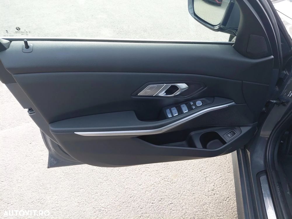 BMW Seria 3 320d xDrive AT Luxury Line - 18