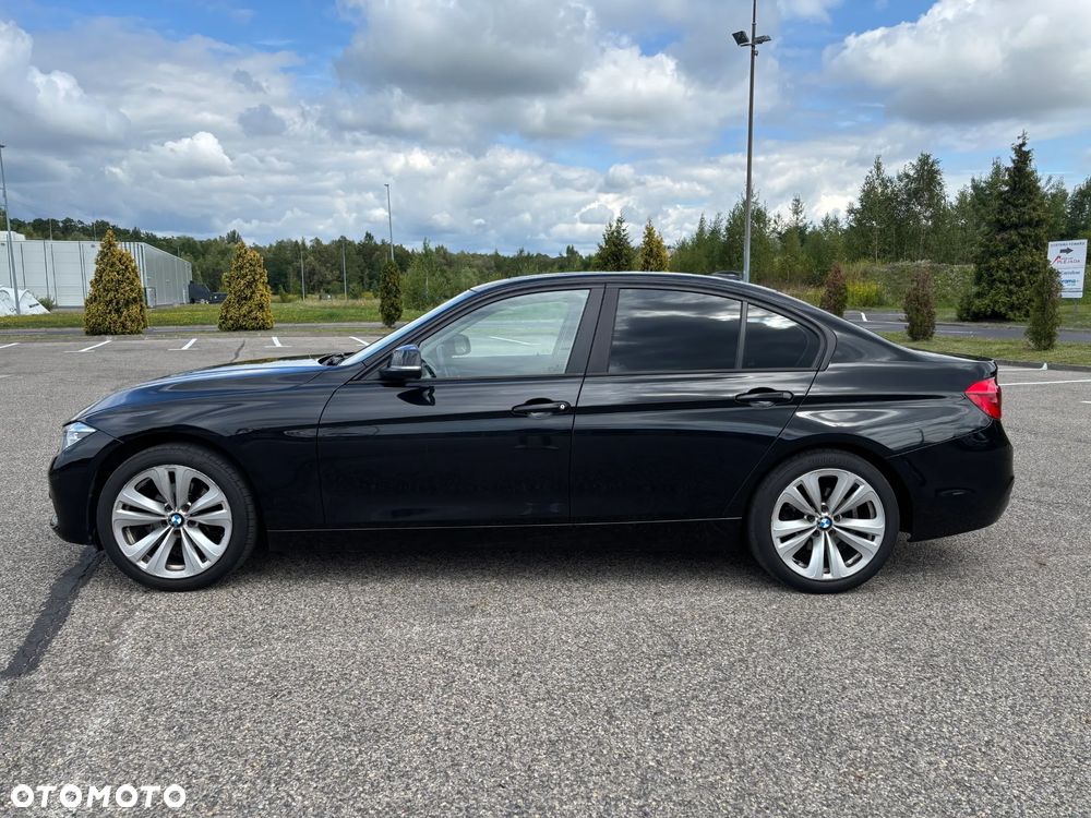 BMW Seria 3 320i - 8