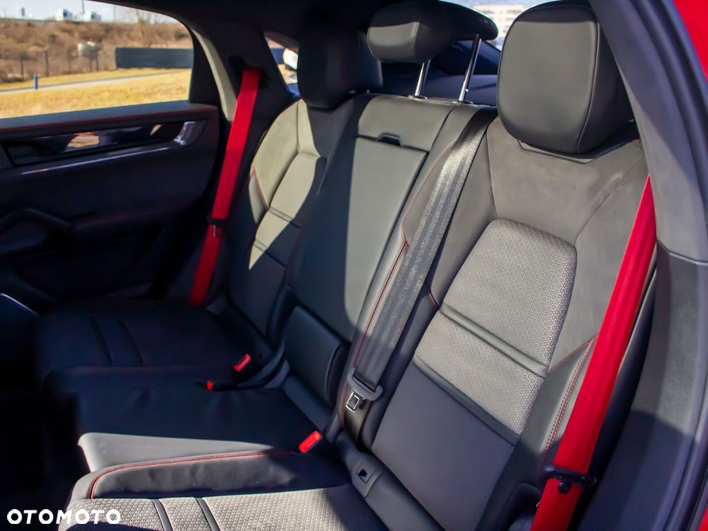 Porsche Cayenne GTS - 12