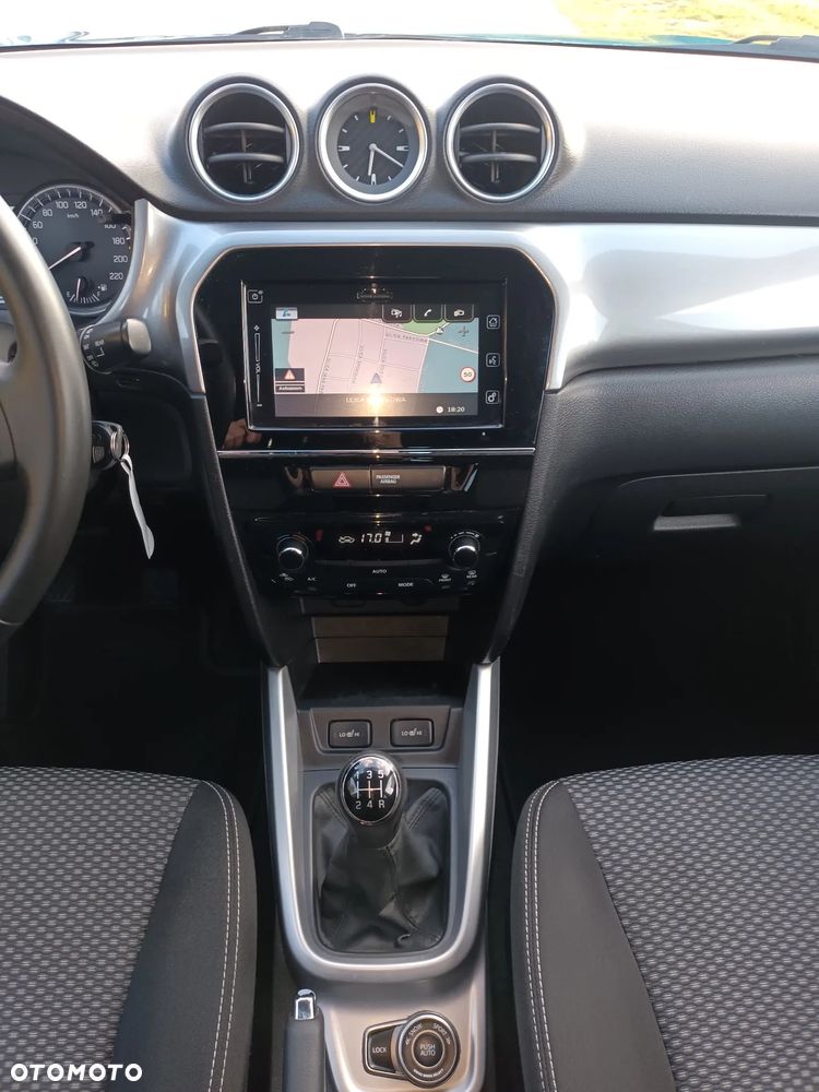 Suzuki Vitara 1.6 Premium 4WD - 25