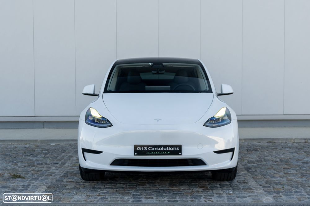 Tesla Model Y 2023 photo 2