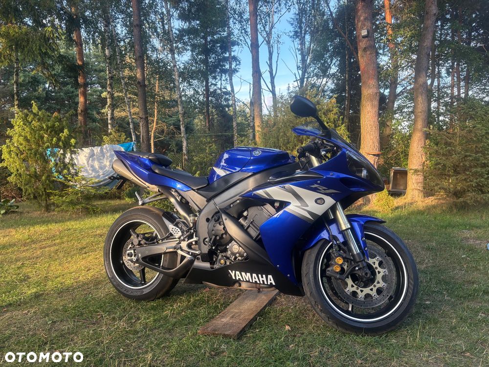 Yamaha R1 - 1