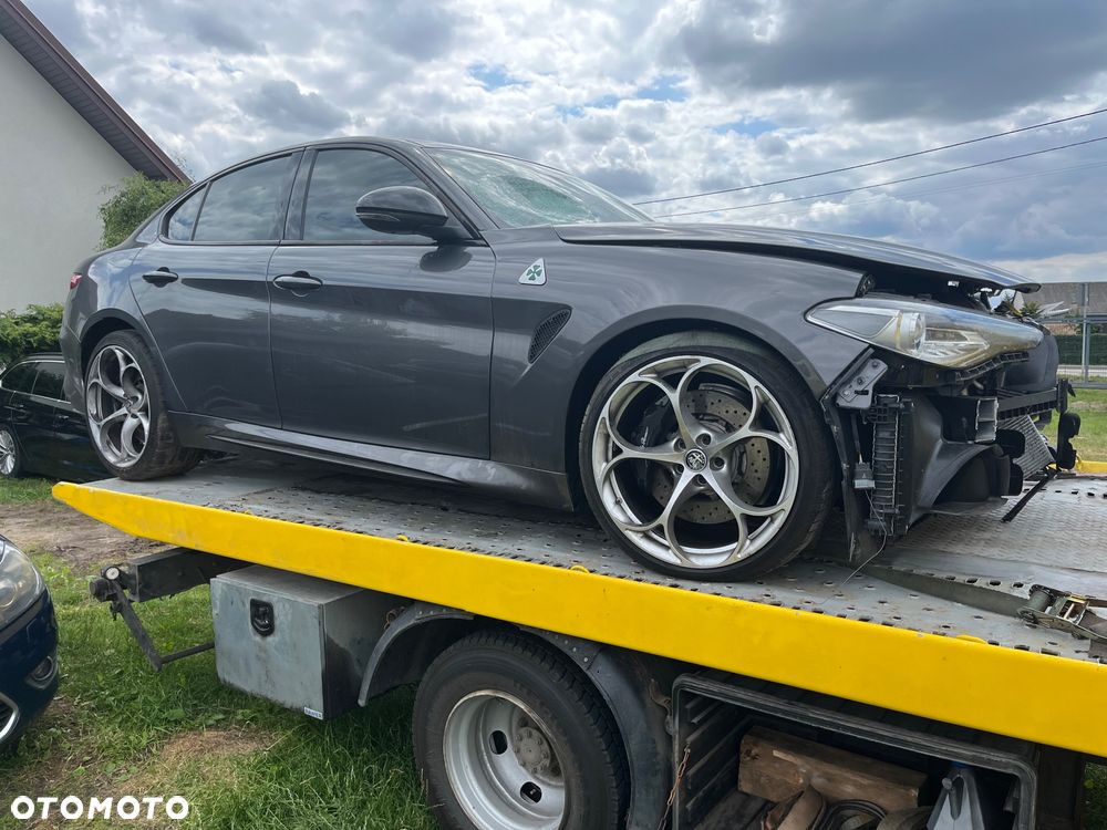 Alfa Romeo Giulia 2.9 Bi Turbo V6 Quadrifoglio - 1