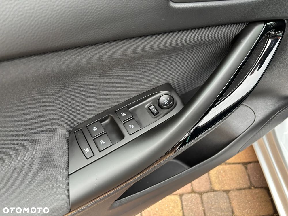 Opel Astra 1.4 Turbo Innovation - 28