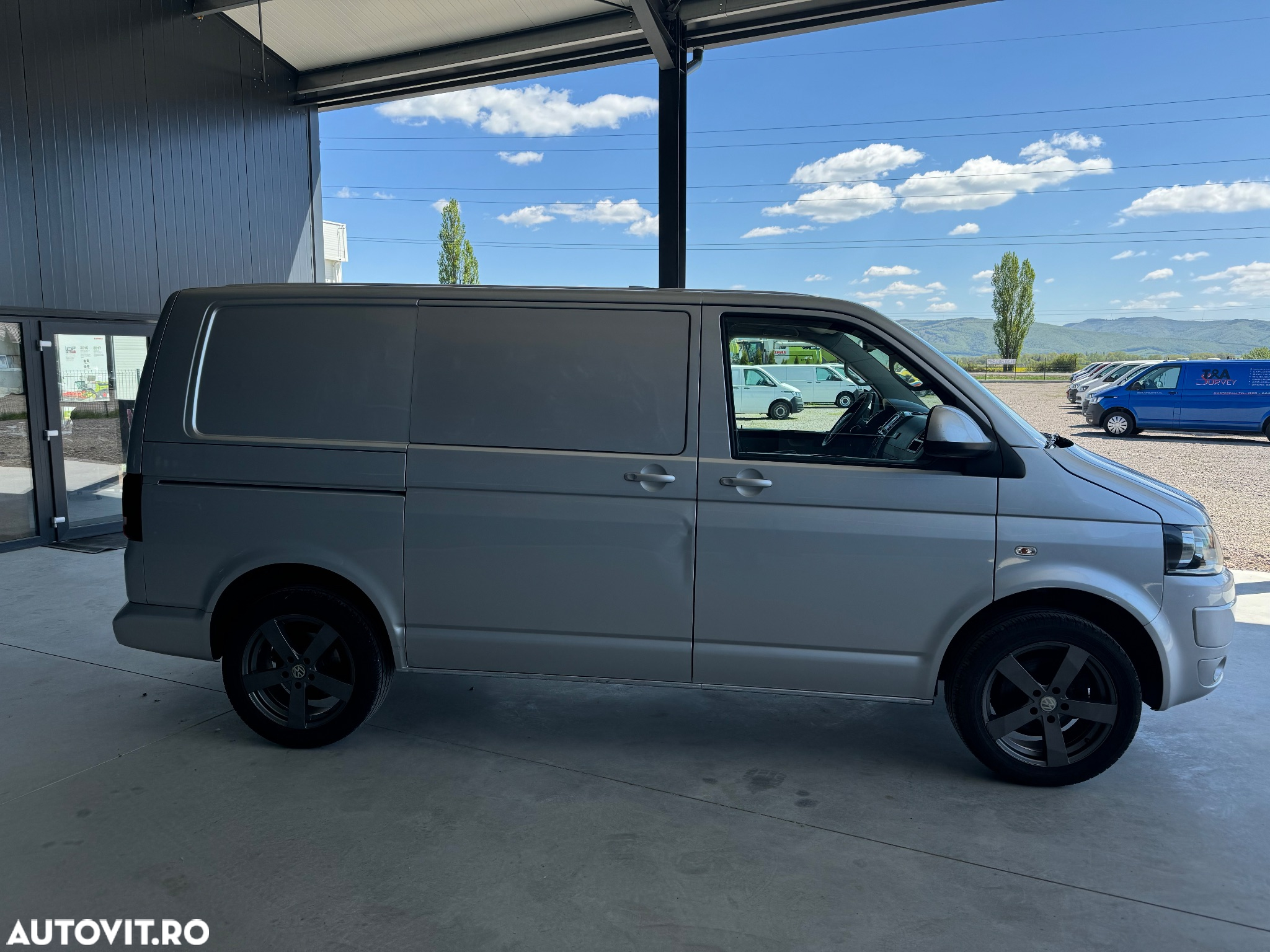 Volkswagen Transporter - 11