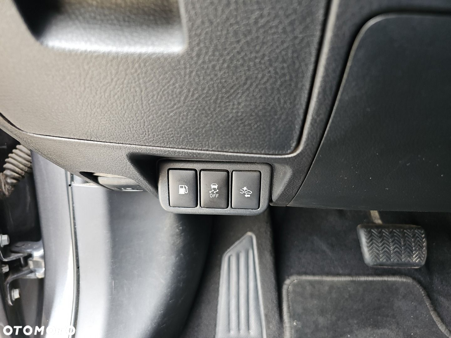 Toyota Avensis 1.8 Premium MS - 16