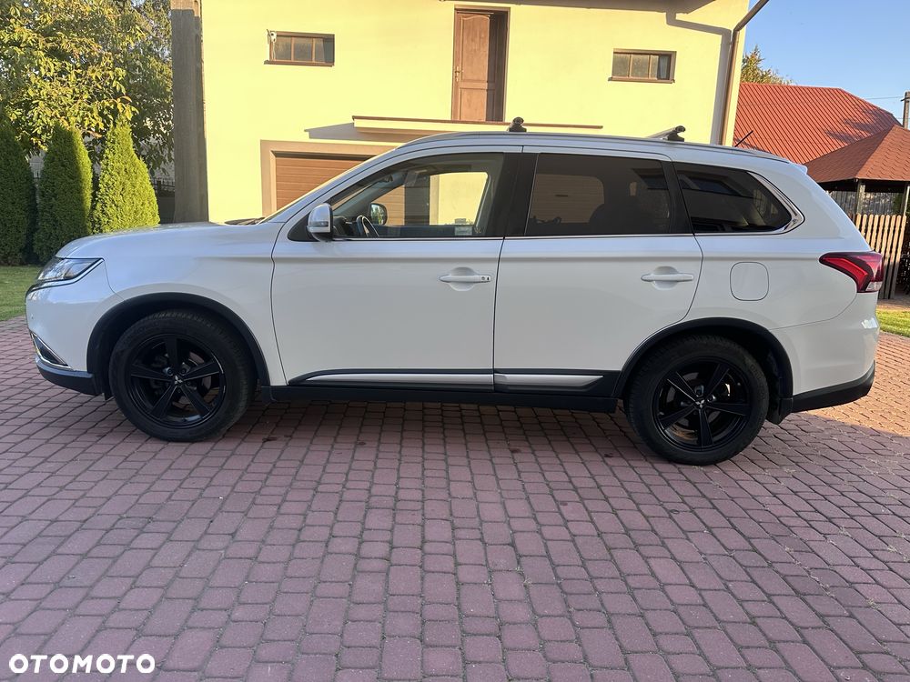 Mitsubishi Outlander - 4